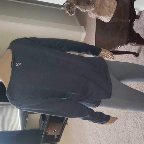 Victoria Secret's s Bombshell long sleeve tee - Picture 4 of 7